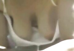Una gran polla está disparando semen directamente en la boca de una adorable ver porno boliviano chica