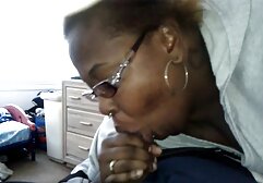 Milf Kelly Capone xxx borrachas bolivianas se masturba en la cocina.